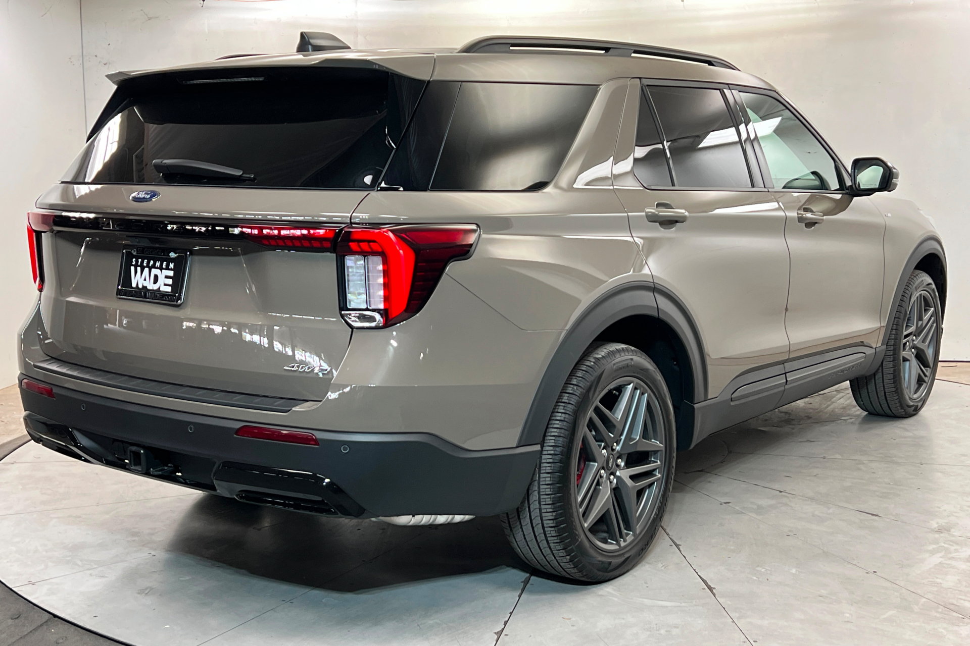 Used 2026 Ford Explorer ST-Line w/ ST-Line Street Pack AWD/4WD image 5