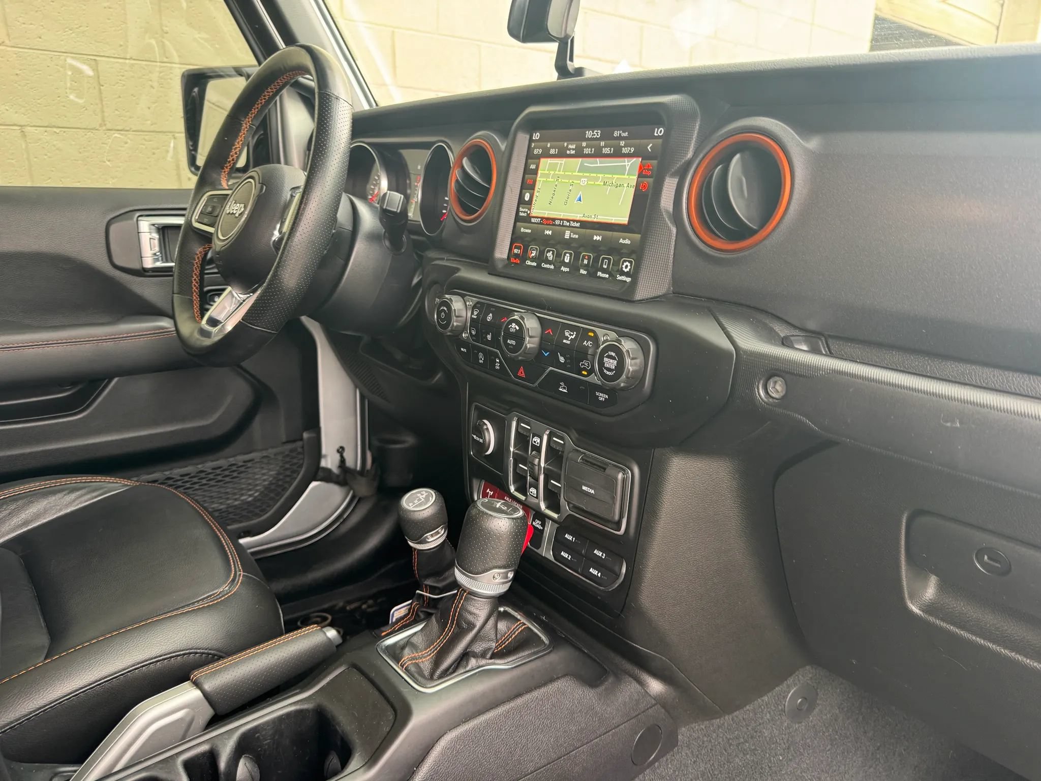 Used 2022 Jeep Gladiator Mojave w/ LED Lighting Group AWD/4WD image 16