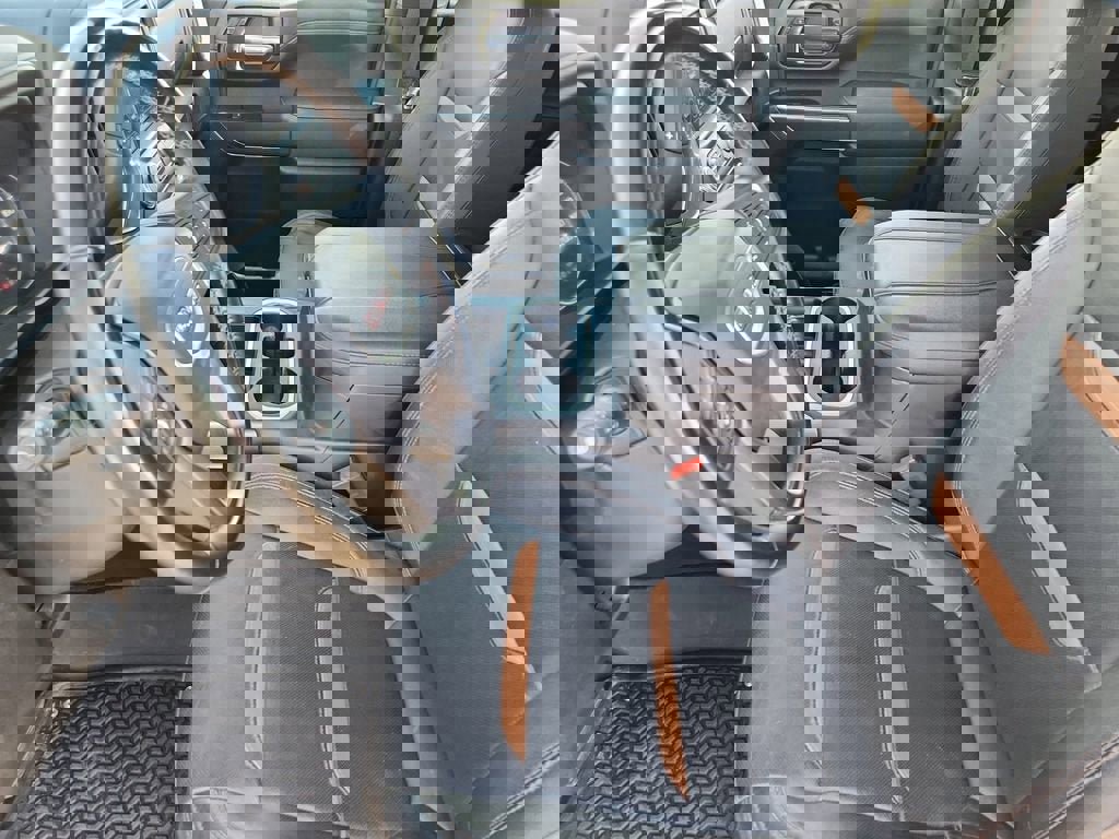 Used 2023 GMC Sierra 2500 AT4 w/ AT4 Premium Plus Package image 9