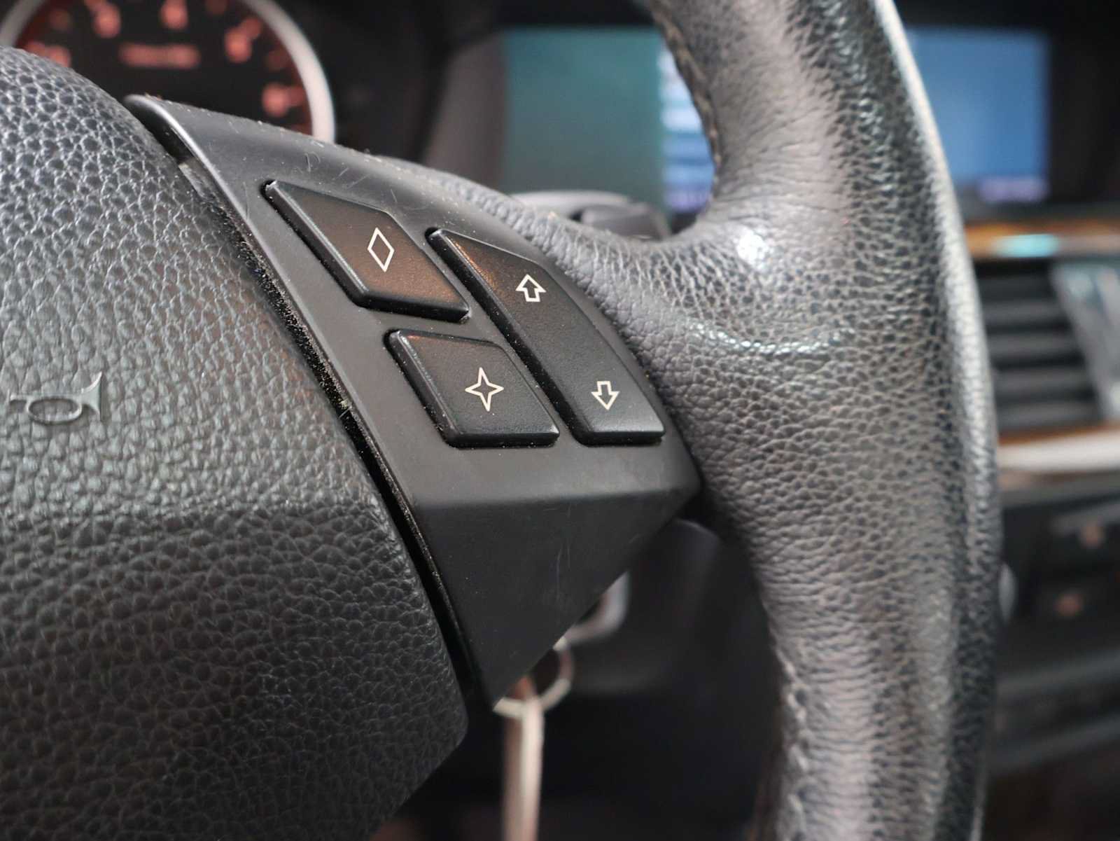 Used 2009 BMW 528i xDrive Sedan AWD/4WD image 25