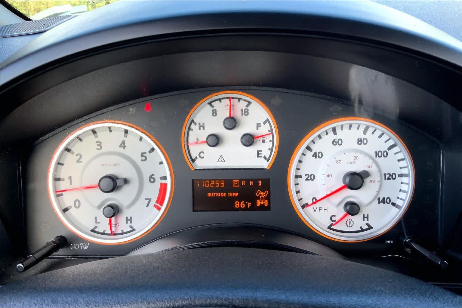 Used 2015 Nissan Titan PRO-4X AWD/4WD image 25