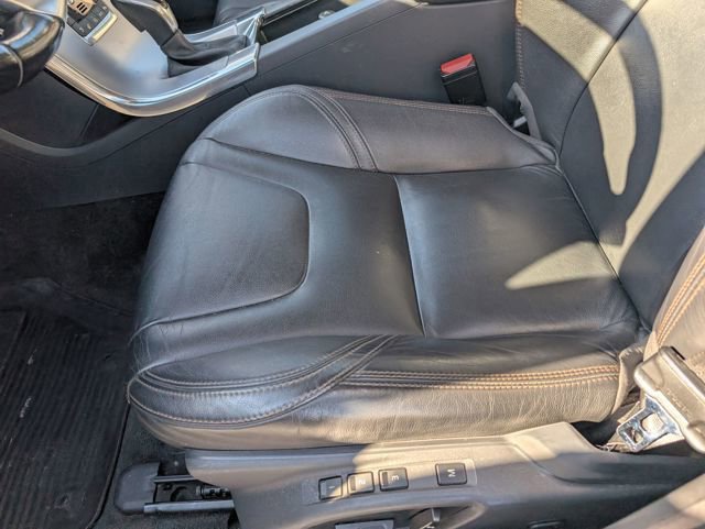 Used 2017 Volvo XC60 T6 Dynamic w/ Climate Package image 24