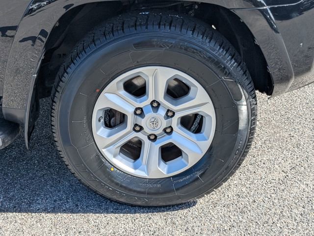 Used 2017 Toyota 4Runner SR5 Premium image 12