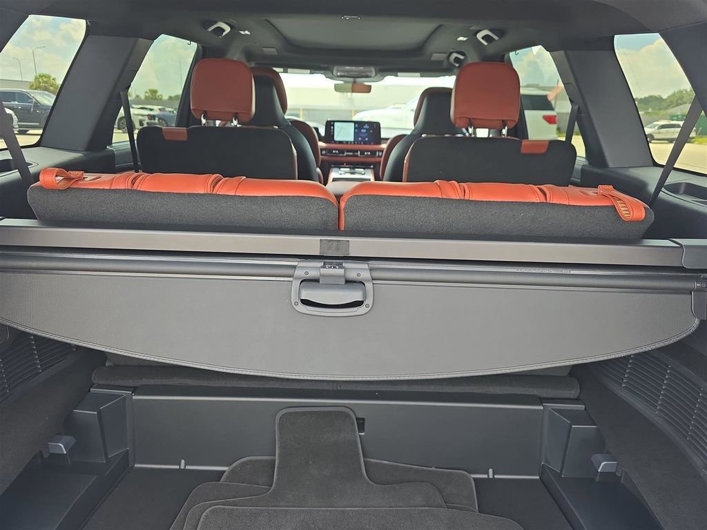 Used 2025 Lincoln Aviator Reserve w/ Equipment Group 201A image 12