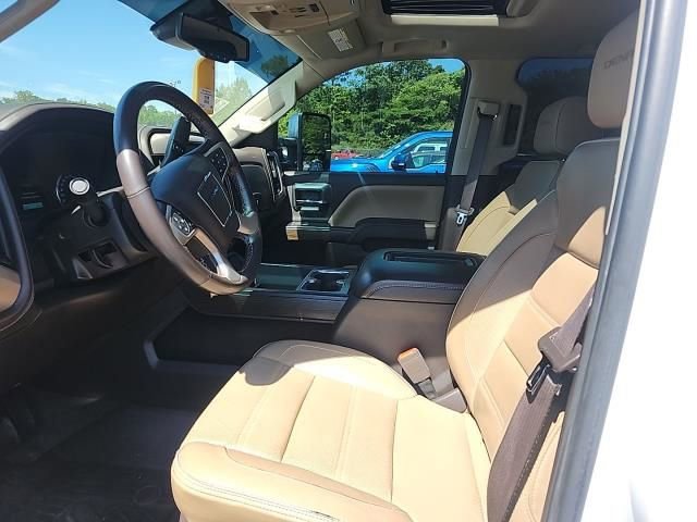 Used 2019 GMC Sierra 2500 Denali w/ Duramax Plus Package AWD/4WD image 9