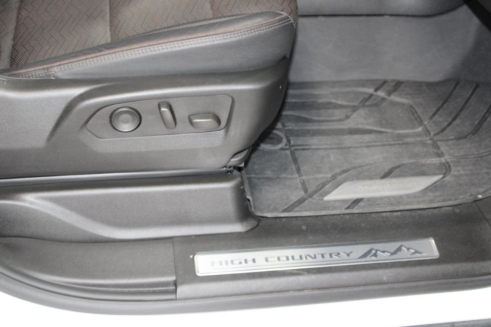 Used 2024 Chevrolet Tahoe High Country image 21