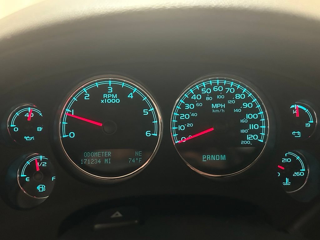 Used 2012 Chevrolet Suburban LTZ AWD/4WD image 12