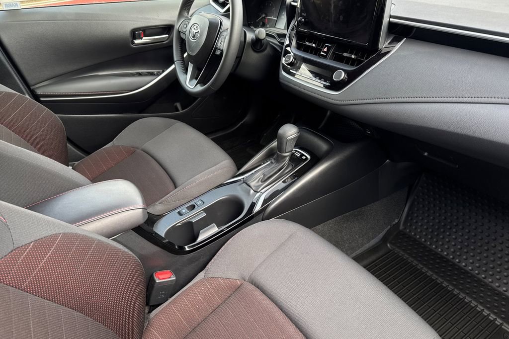 Used 2024 Toyota Corolla SE image 16
