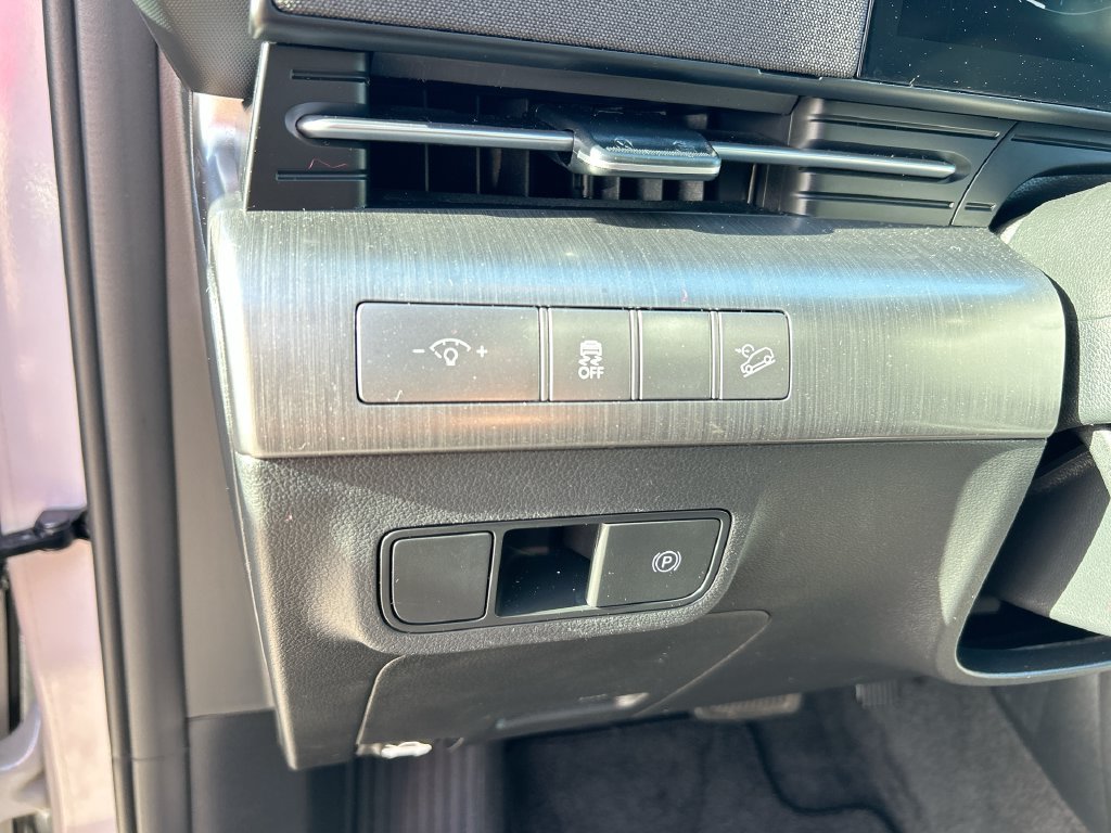 Used 2024 Hyundai Kona SEL w/ Convenience Package FWD image 14