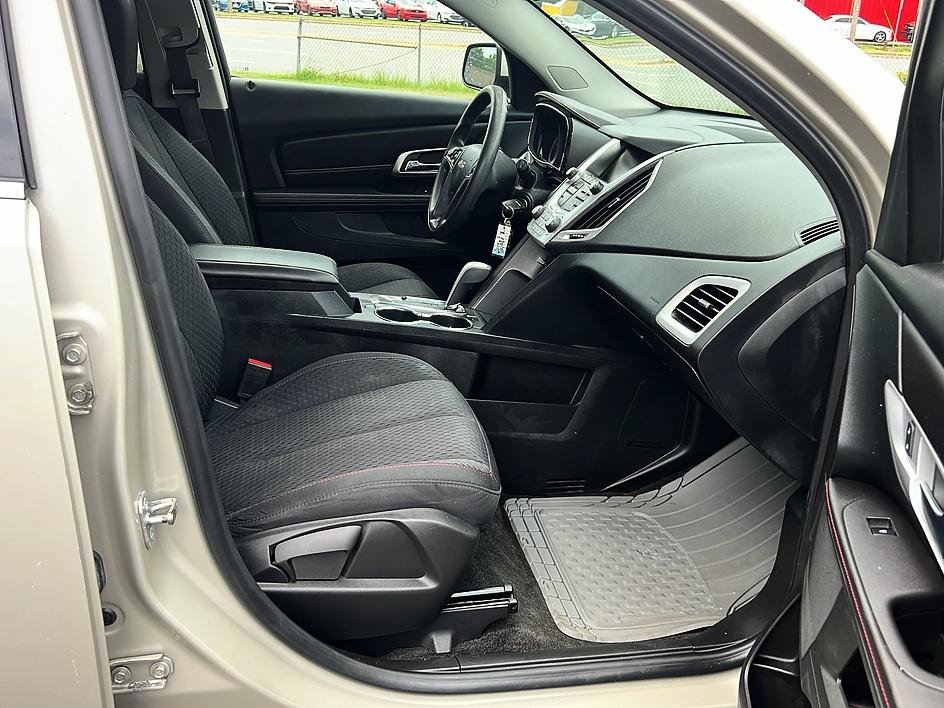 Used 2015 GMC Terrain SLE AWD/4WD image 31