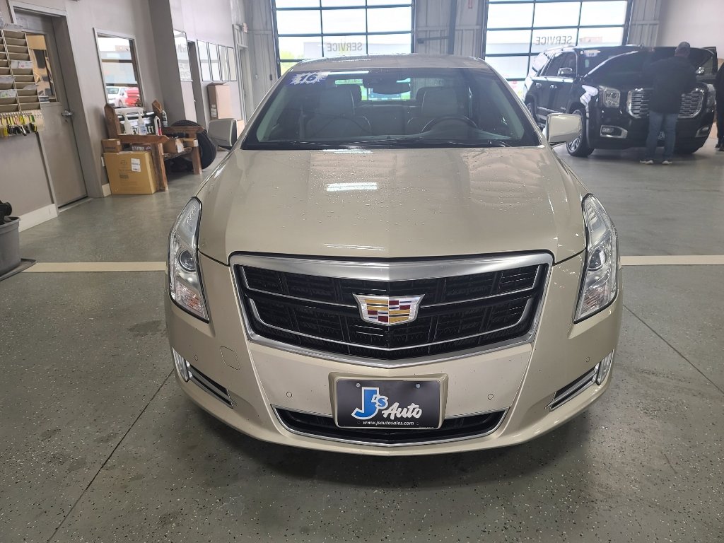 Used 2016 Cadillac XTS Luxury w/ Driver Awareness Package AWD/4WD image 3