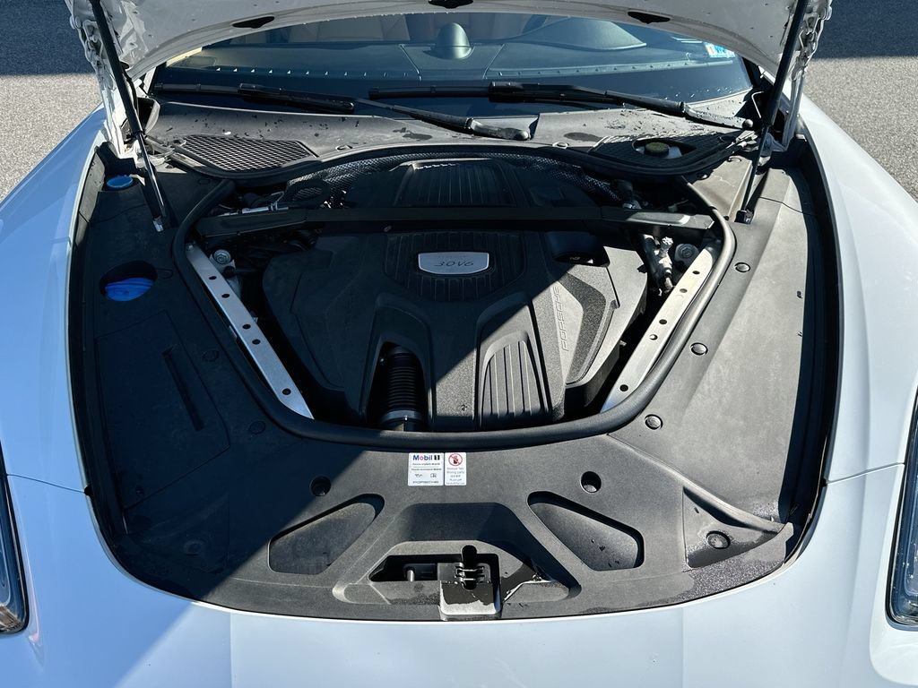 Used 2018 Porsche Panamera 4 AWD/4WD image 32
