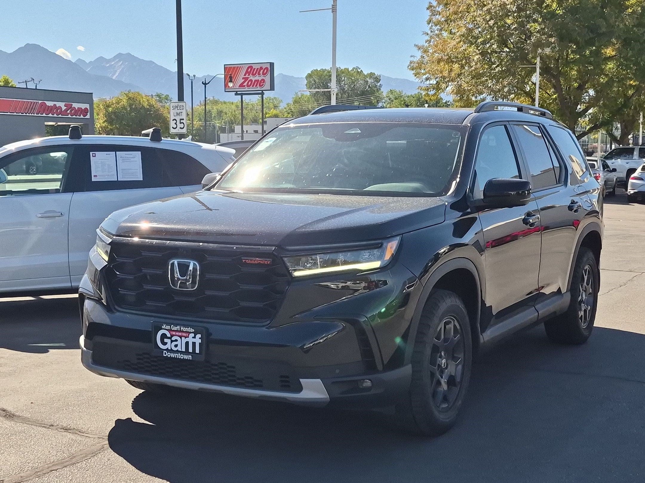 Used 2025 Honda Pilot TrailSport image 10