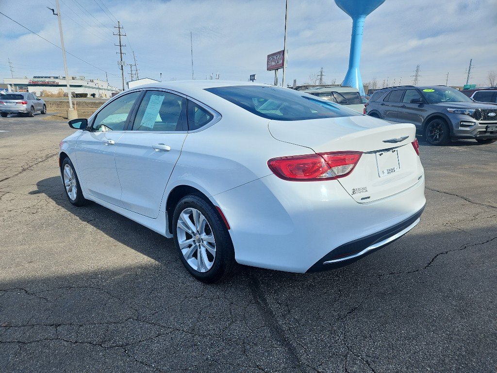 Used 2016 Chrysler 200 Limited image 2