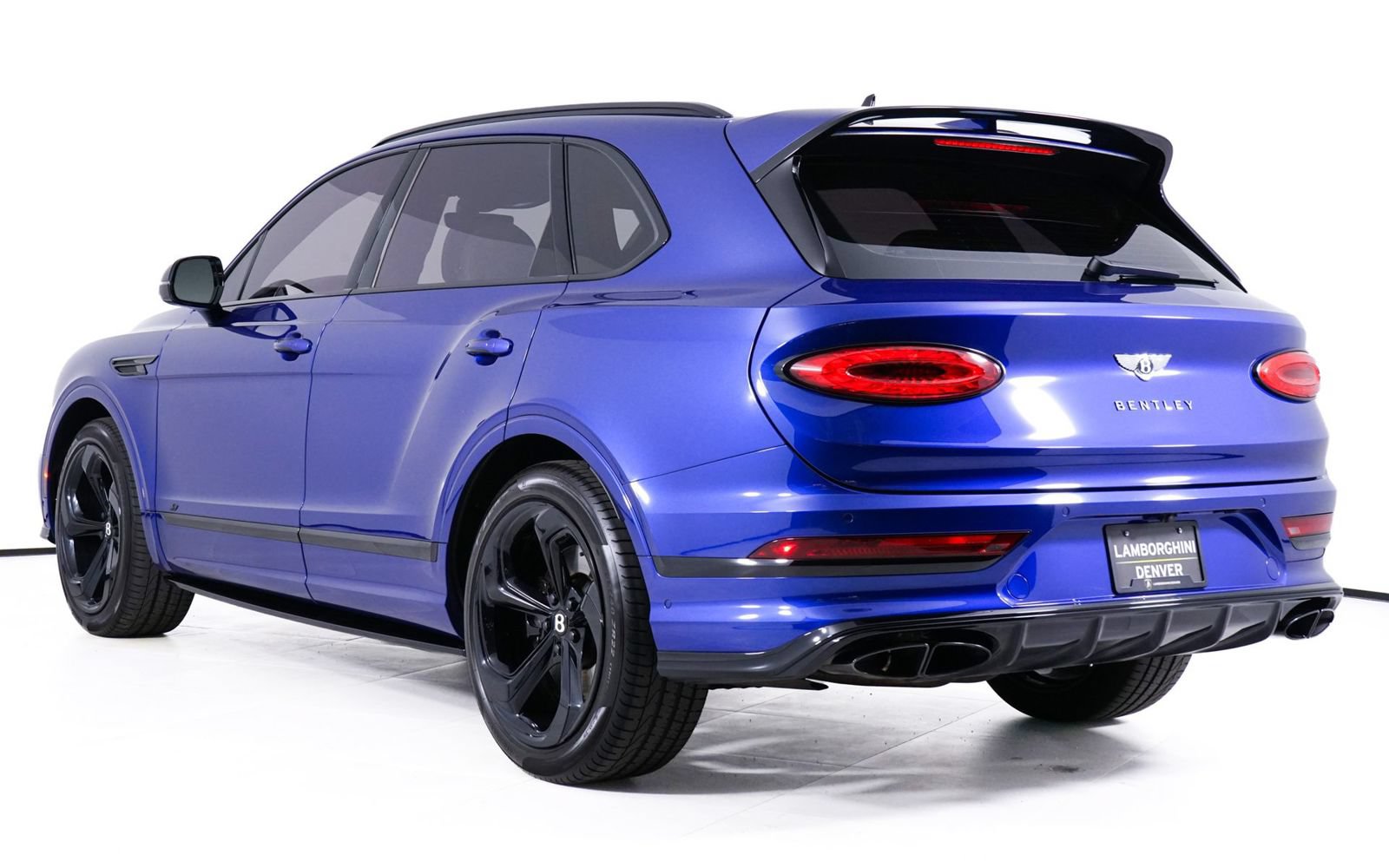 Used 2022 Bentley Bentayga AWD/4WD image 16