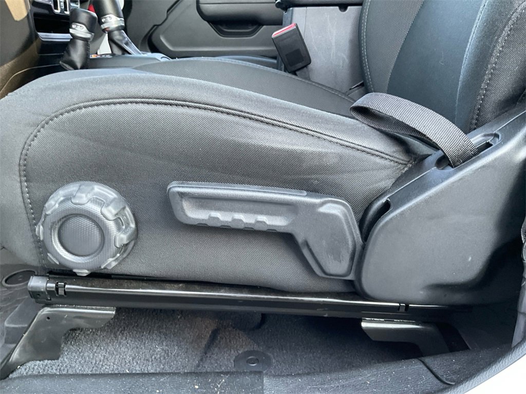 Used 2022 Jeep Gladiator Willys image 28