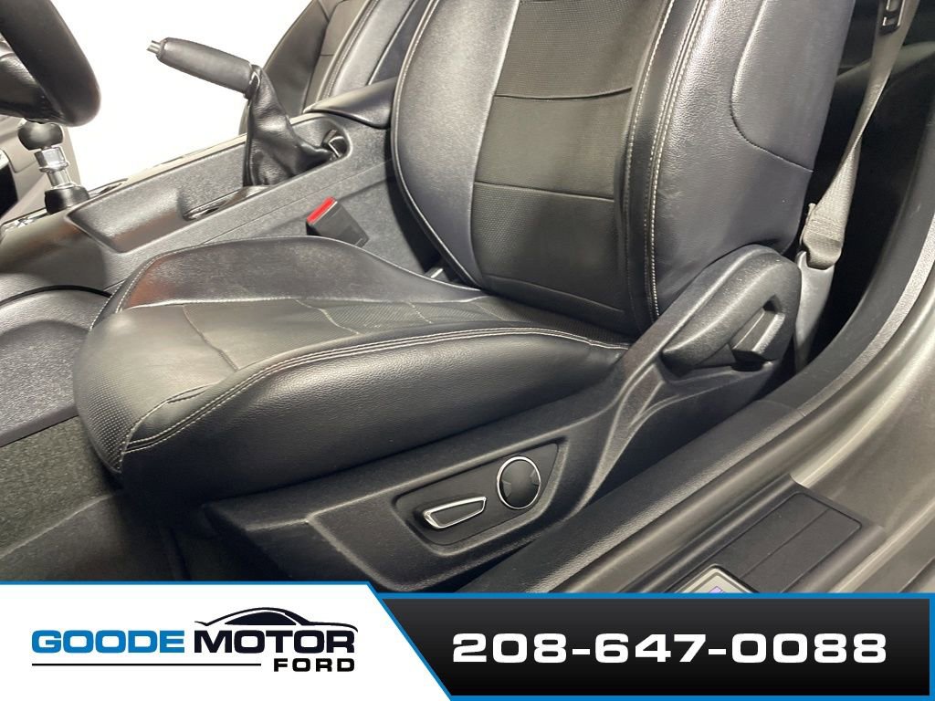 Used 2015 Ford Mustang GT Premium w/ Enhanced Security Package RWD image 11
