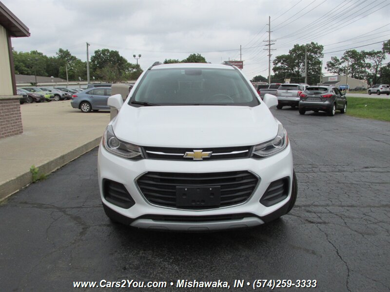 Used 2019 Chevrolet Trax LT w/ LT Convenience Package AWD/4WD image 2