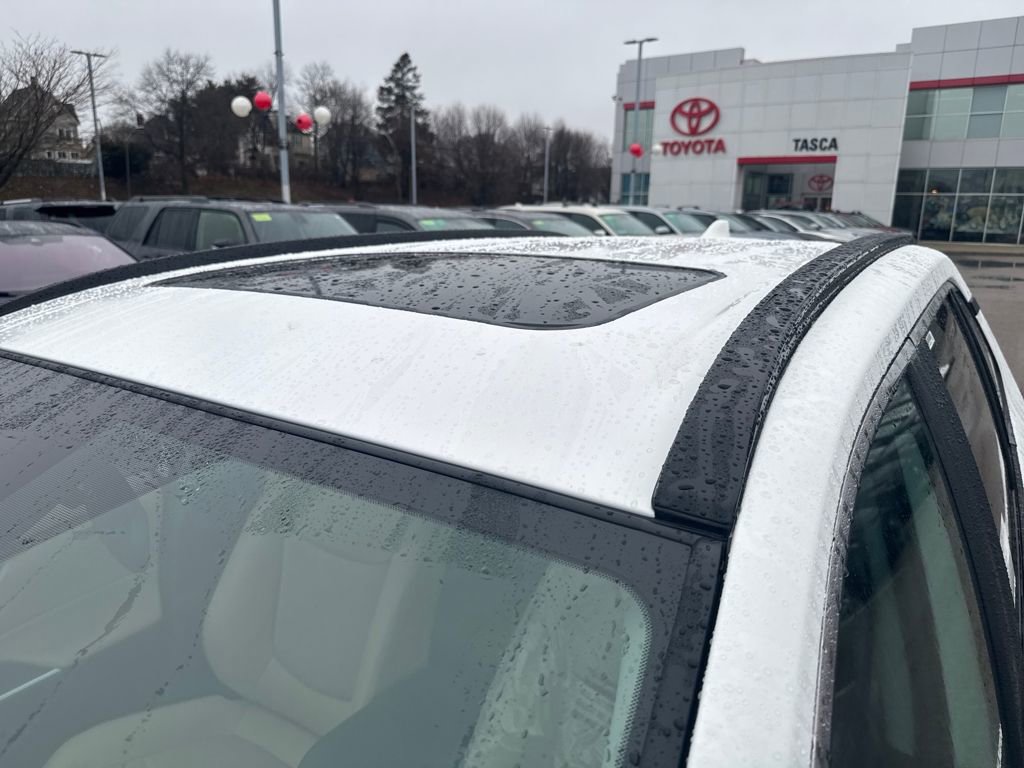 New 2025 Toyota RAV4 XLE image 16