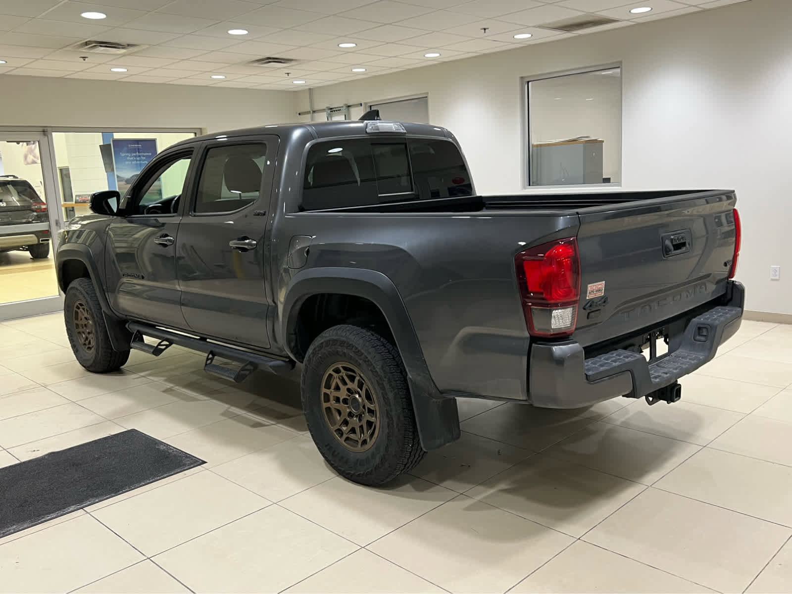 Used 2023 Toyota Tacoma 4x4 Double Cab w/ Trail Edition image 7