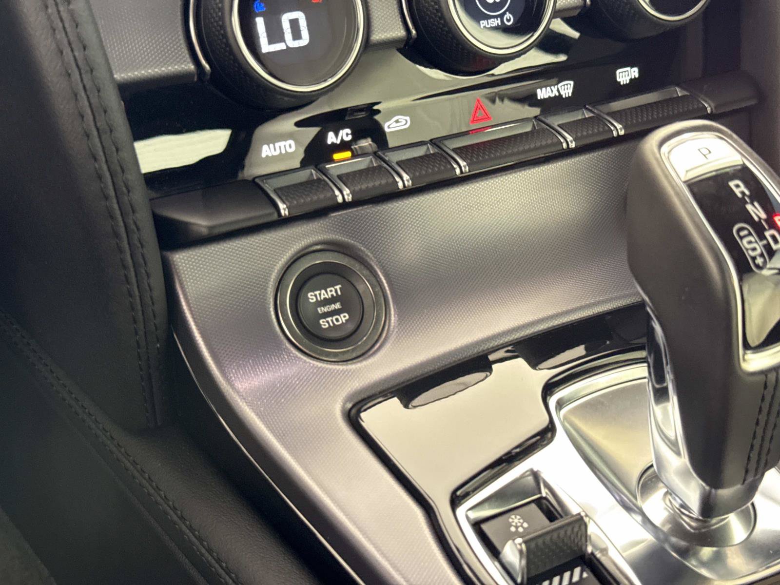 Used 2023 Jaguar F-TYPE Coupe RWD image 21