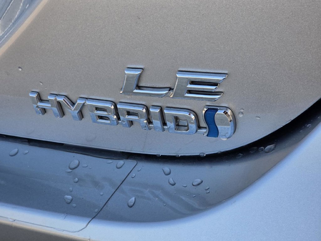 Used 2020 Toyota Camry LE FWD image 5