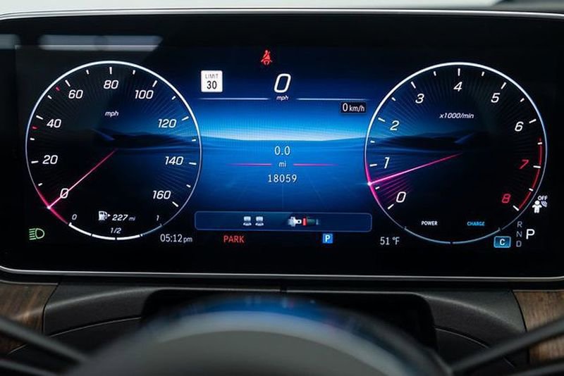 Used 2025 Mercedes-Benz CLE 300 4MATIC Coupe image 17