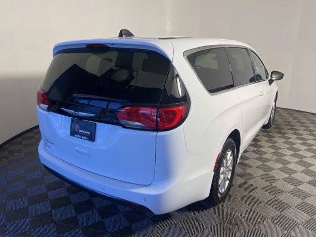New 2026 Chrysler Voyager LX FWD image 33