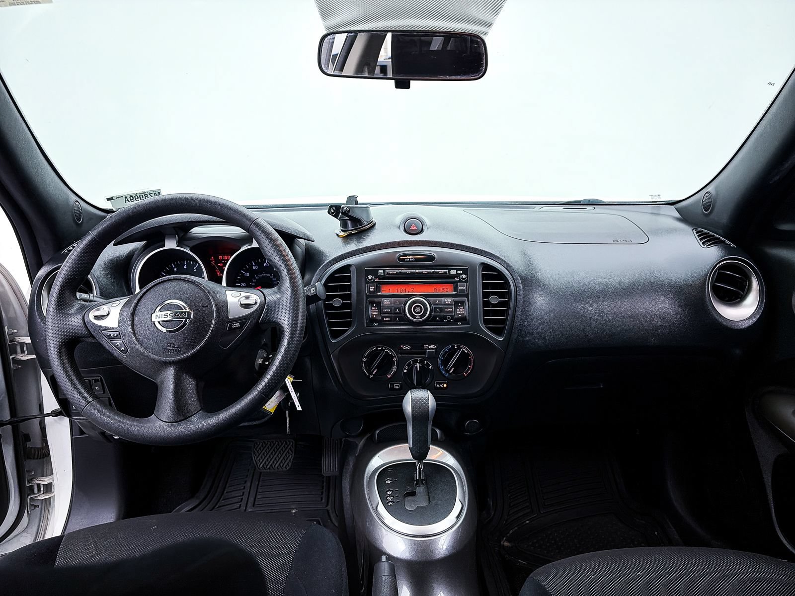 Used 2014 Nissan Juke S FWD image 13