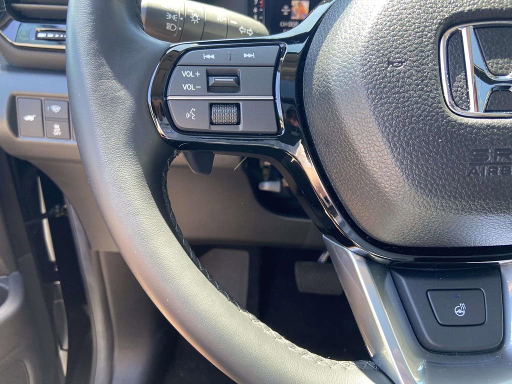 Used 2025 Honda Pilot Elite image 22