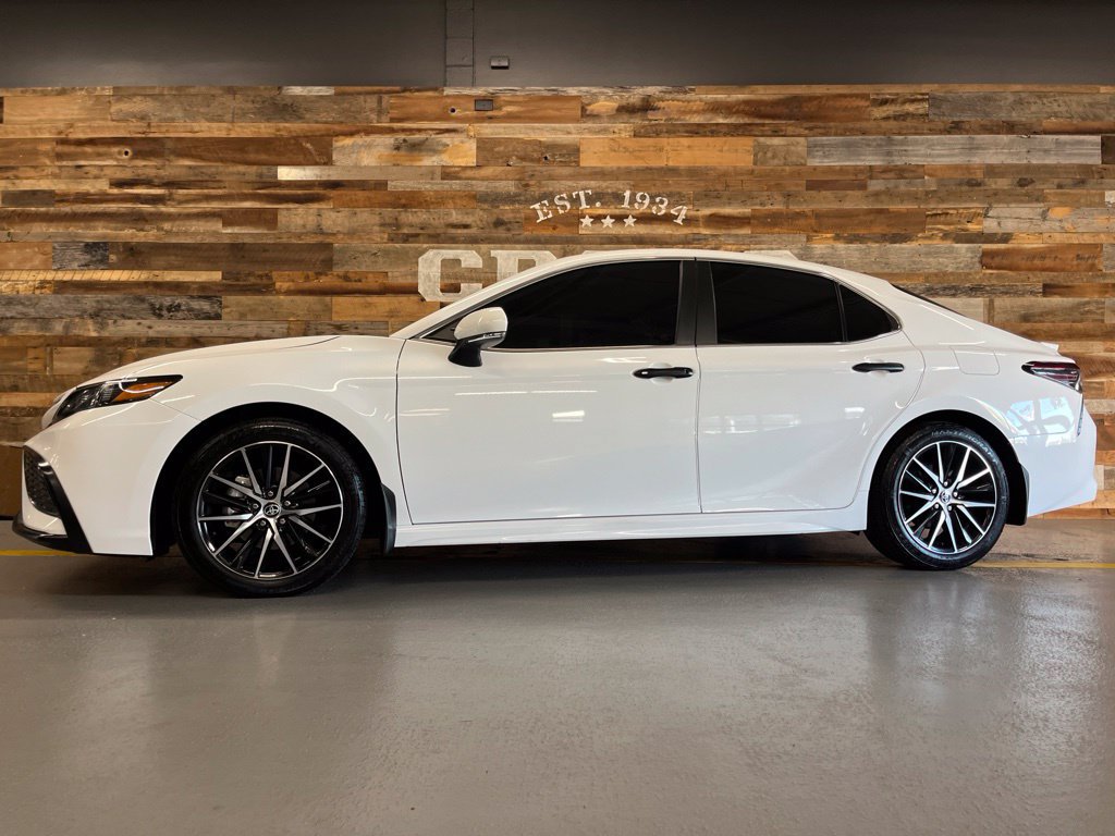 Used 2023 Toyota Camry SE w/ Audio Upgrade Package FWD image 16