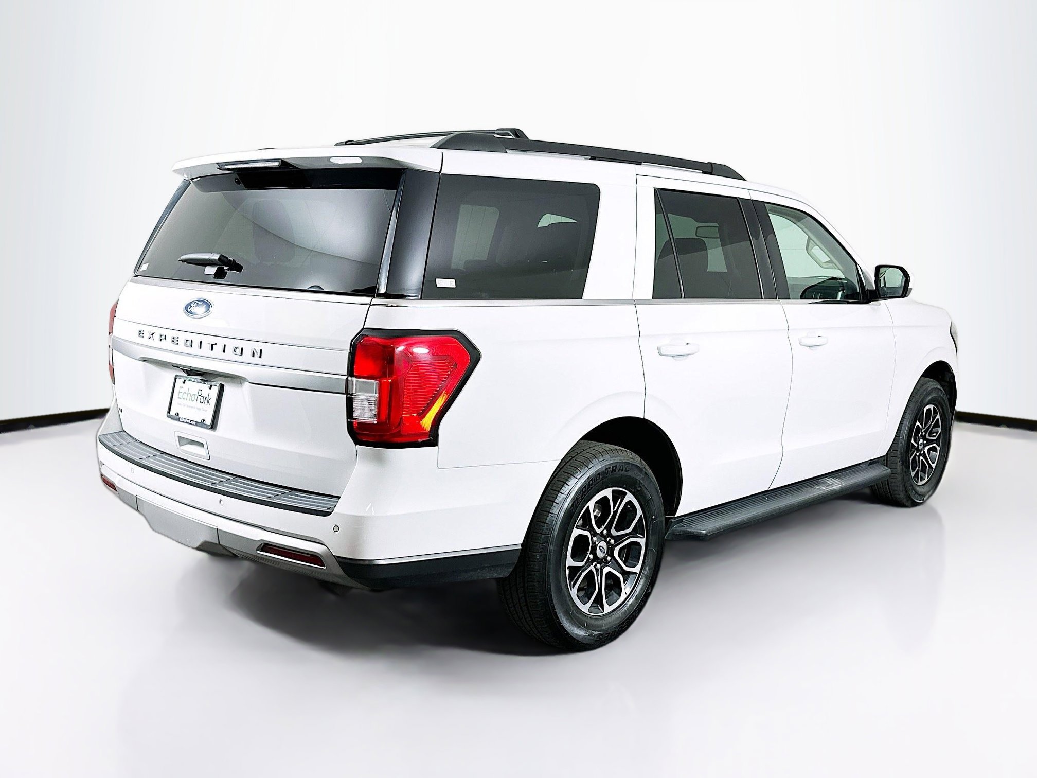 Used 2024 Ford Expedition XLT image 9