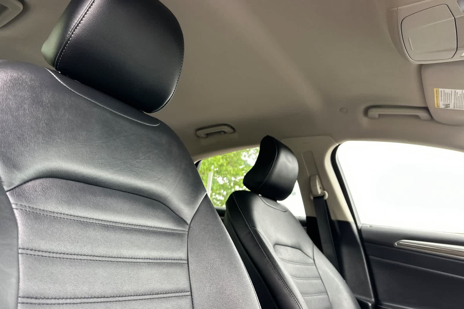 Used 2017 Ford Fusion Energi SE FWD image 16