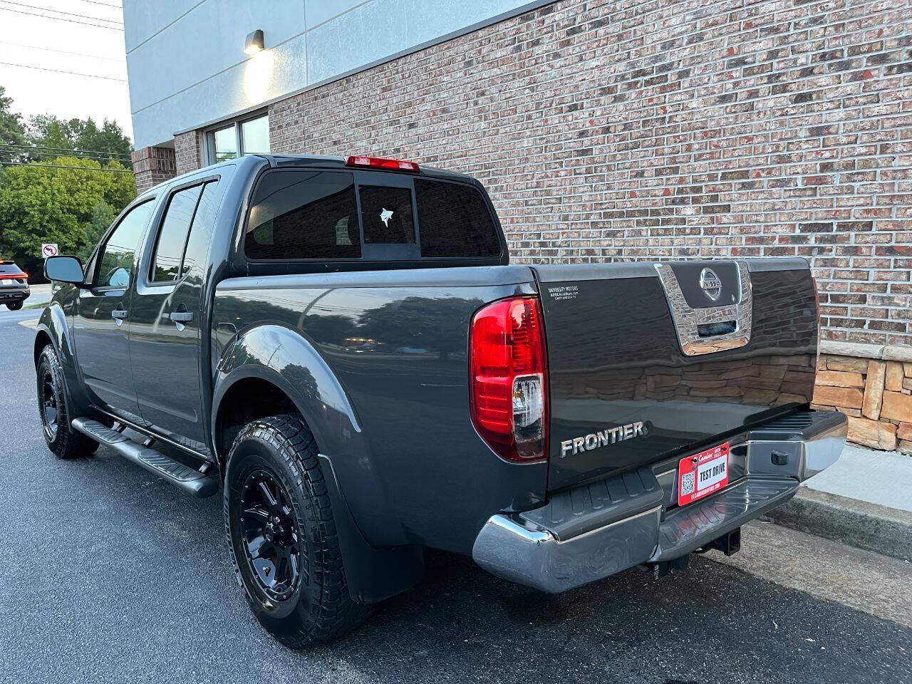 Used 2014 Nissan Frontier SV RWD image 3