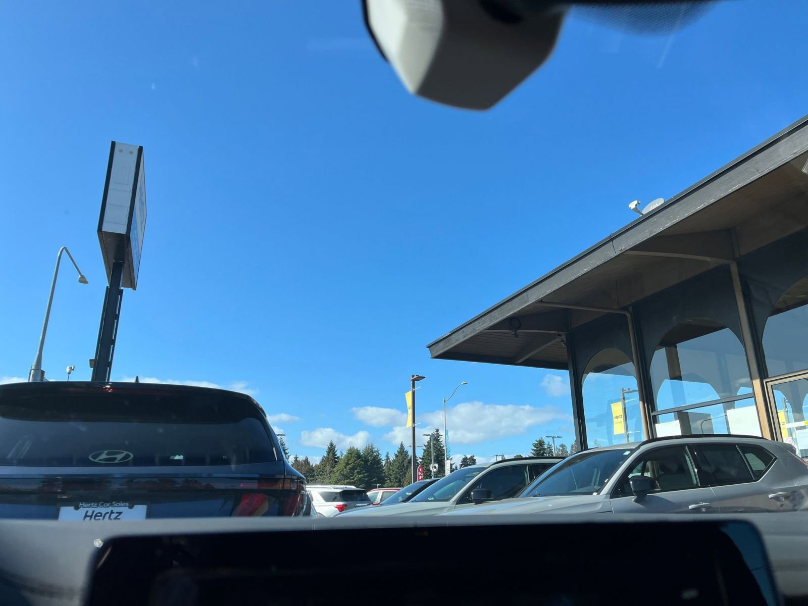 Used 2025 Volkswagen Jetta SE image 18