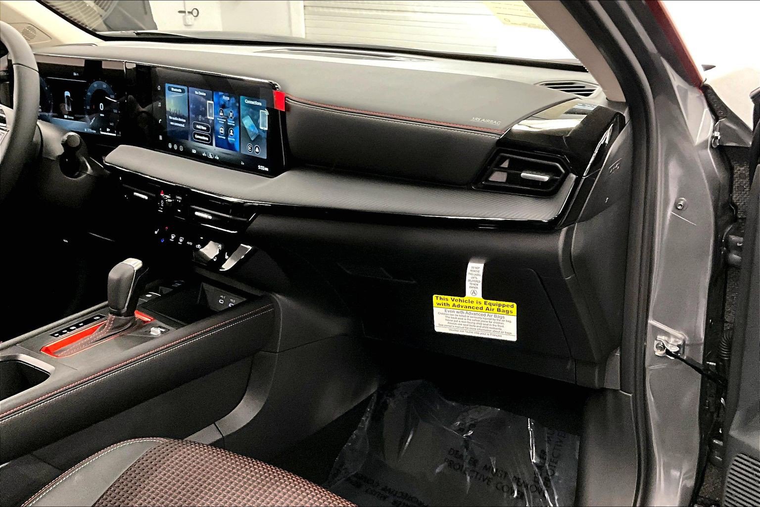 New 2026 Nissan Kicks SR FWD image 34