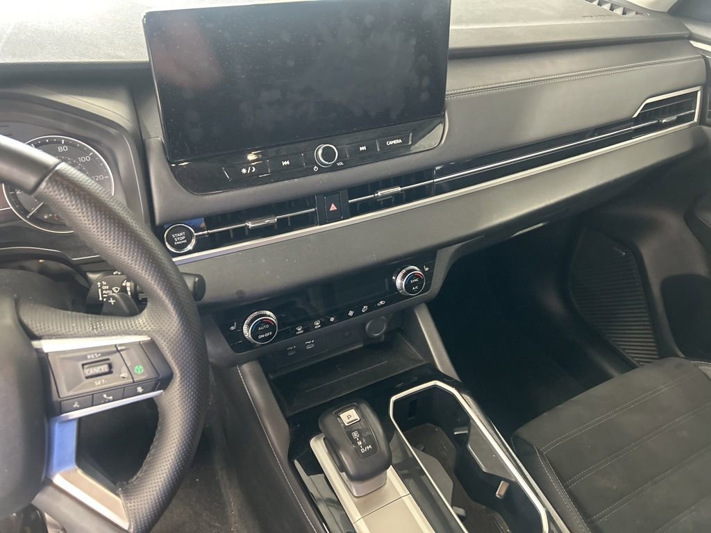 Used 2025 Mitsubishi Outlander SE FWD image 5