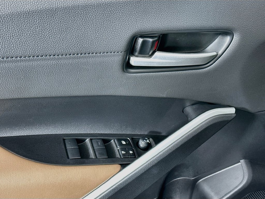 Certified 2026 Toyota Corolla Cross XLE w/ Convenience Package FWD image 18