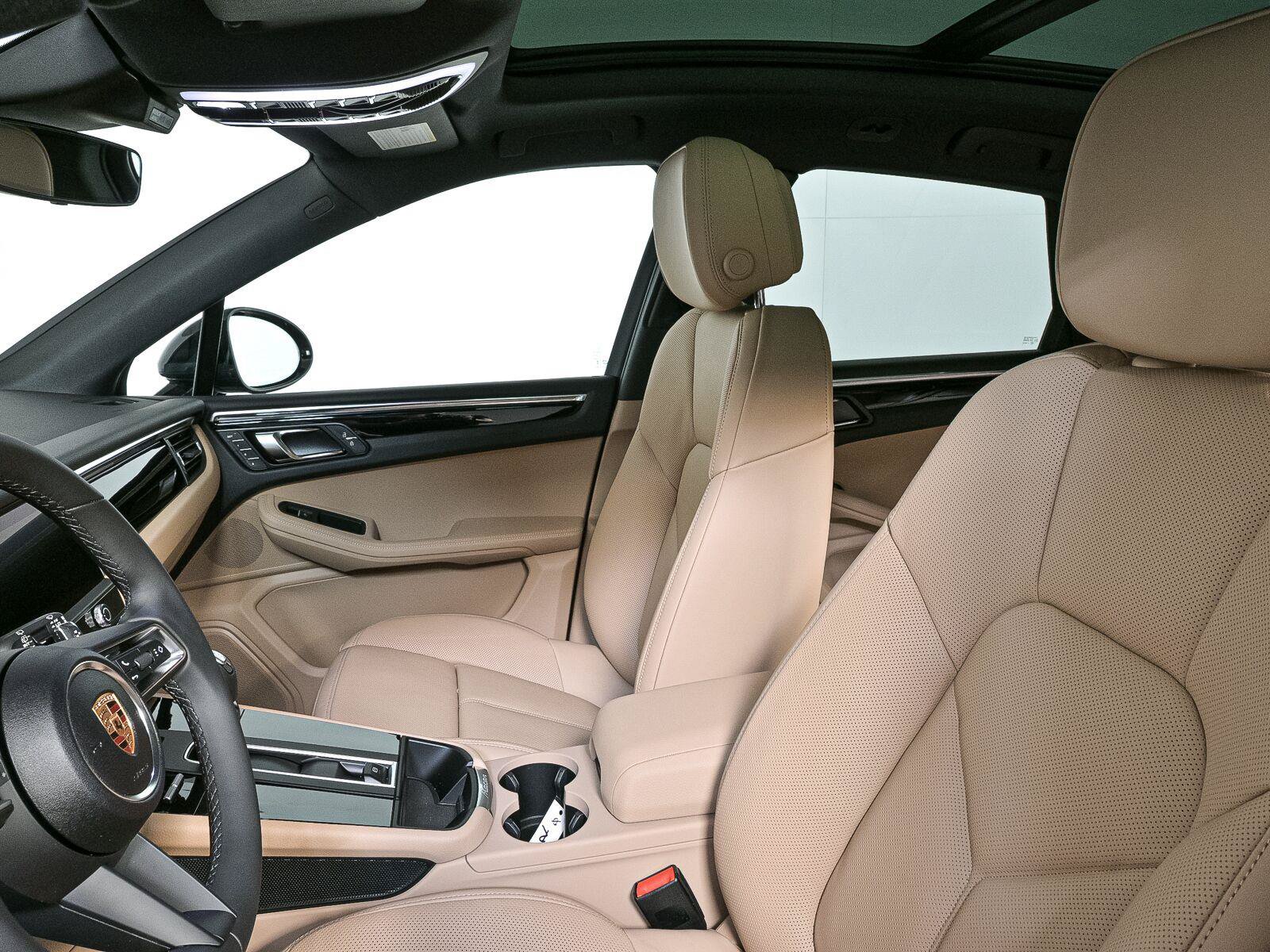 New 2026 Porsche Macan Turbo AWD/4WD image 5