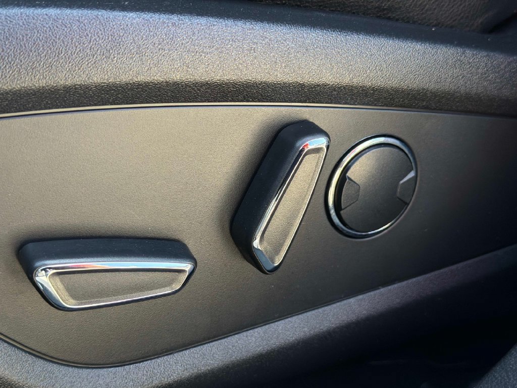 Used 2023 Lincoln Nautilus AWD w/ Premium Package image 20