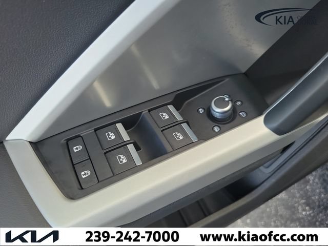 Used 2022 Audi Q3 2.0T Premium w/ Convenience Package AWD/4WD image 25