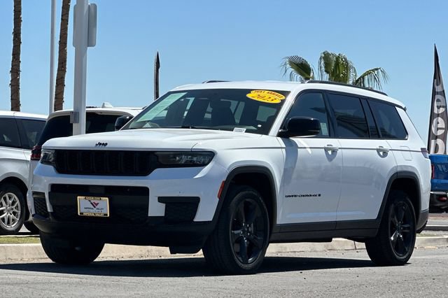 Certified 2023 Jeep Grand Cherokee L Laredo AWD/4WD image 11