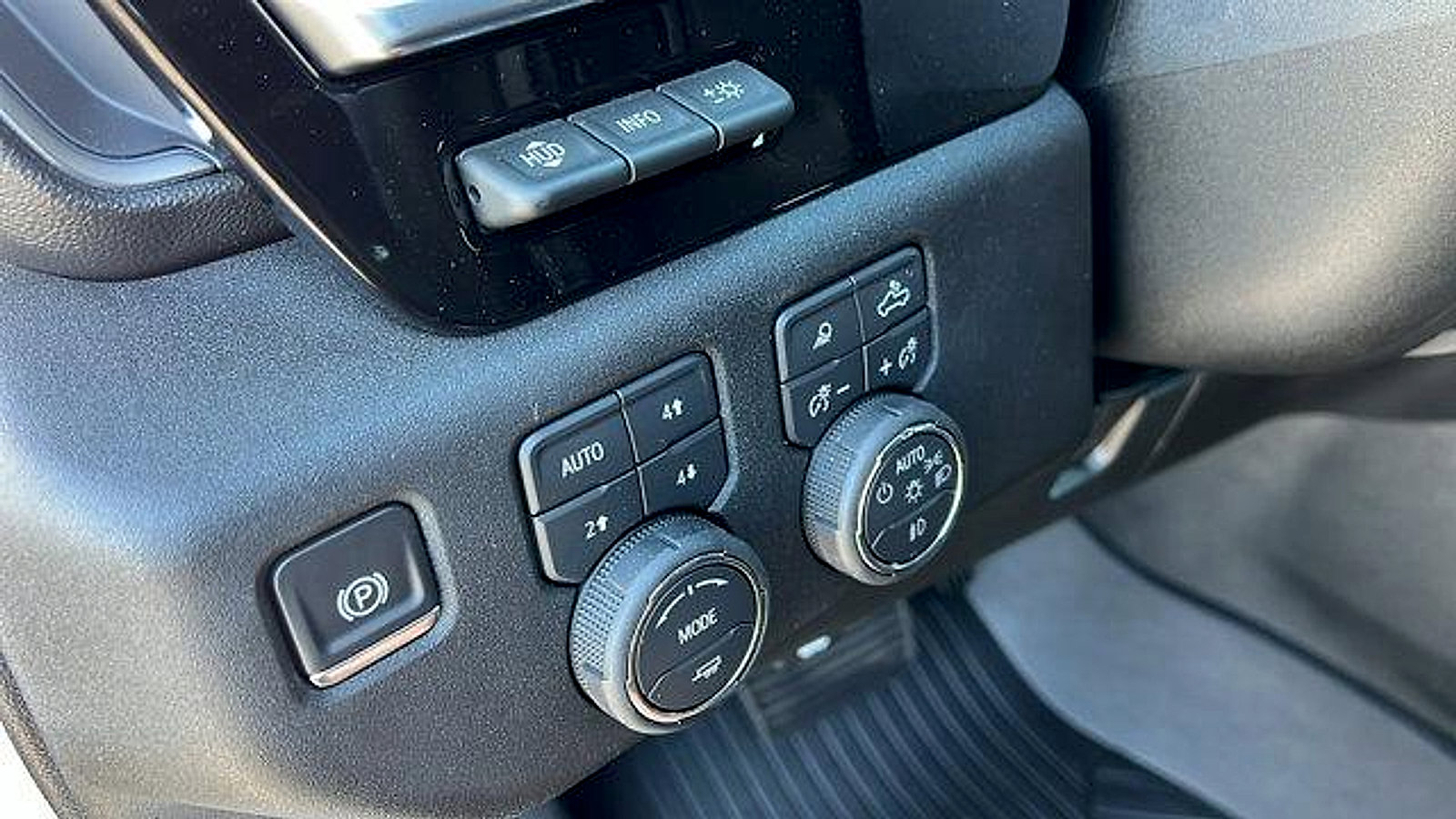 New 2026 Chevrolet Silverado 2500 High Country w/ High Country Premium Package image 32