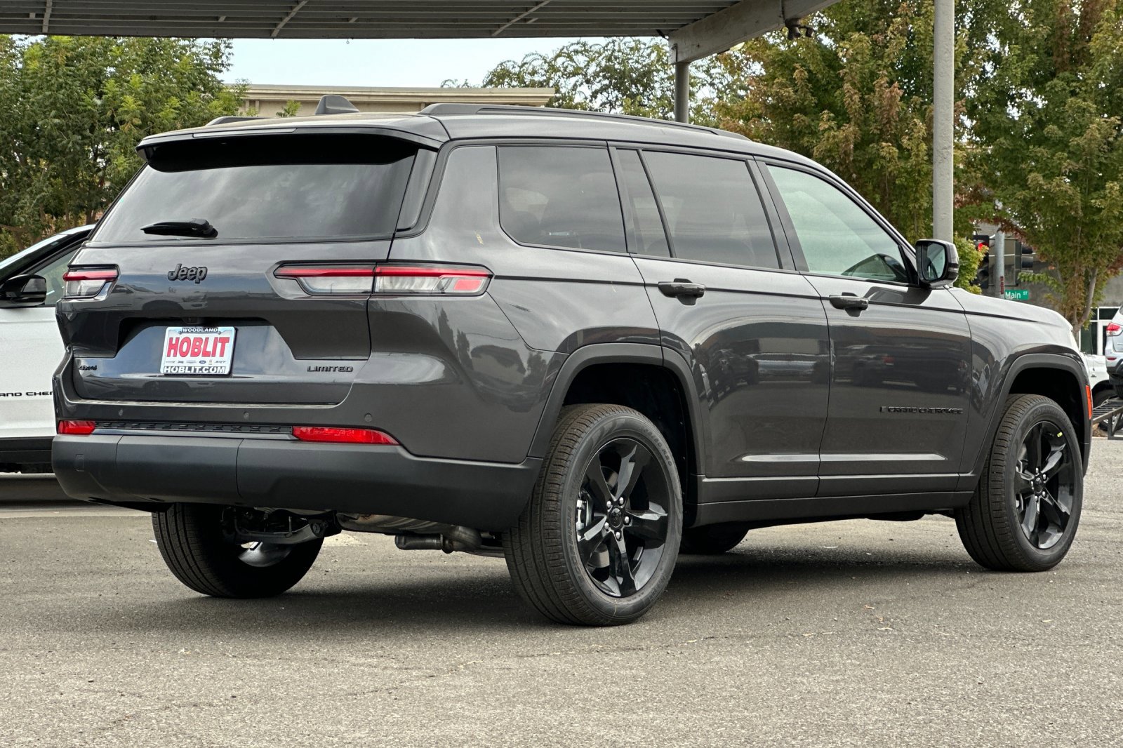 New 2025 Jeep Grand Cherokee L Limited w/ Black Appearance Package image 3
