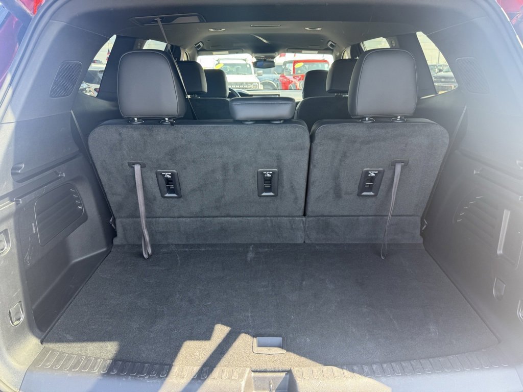 Used 2024 GMC Acadia Elevation image 30