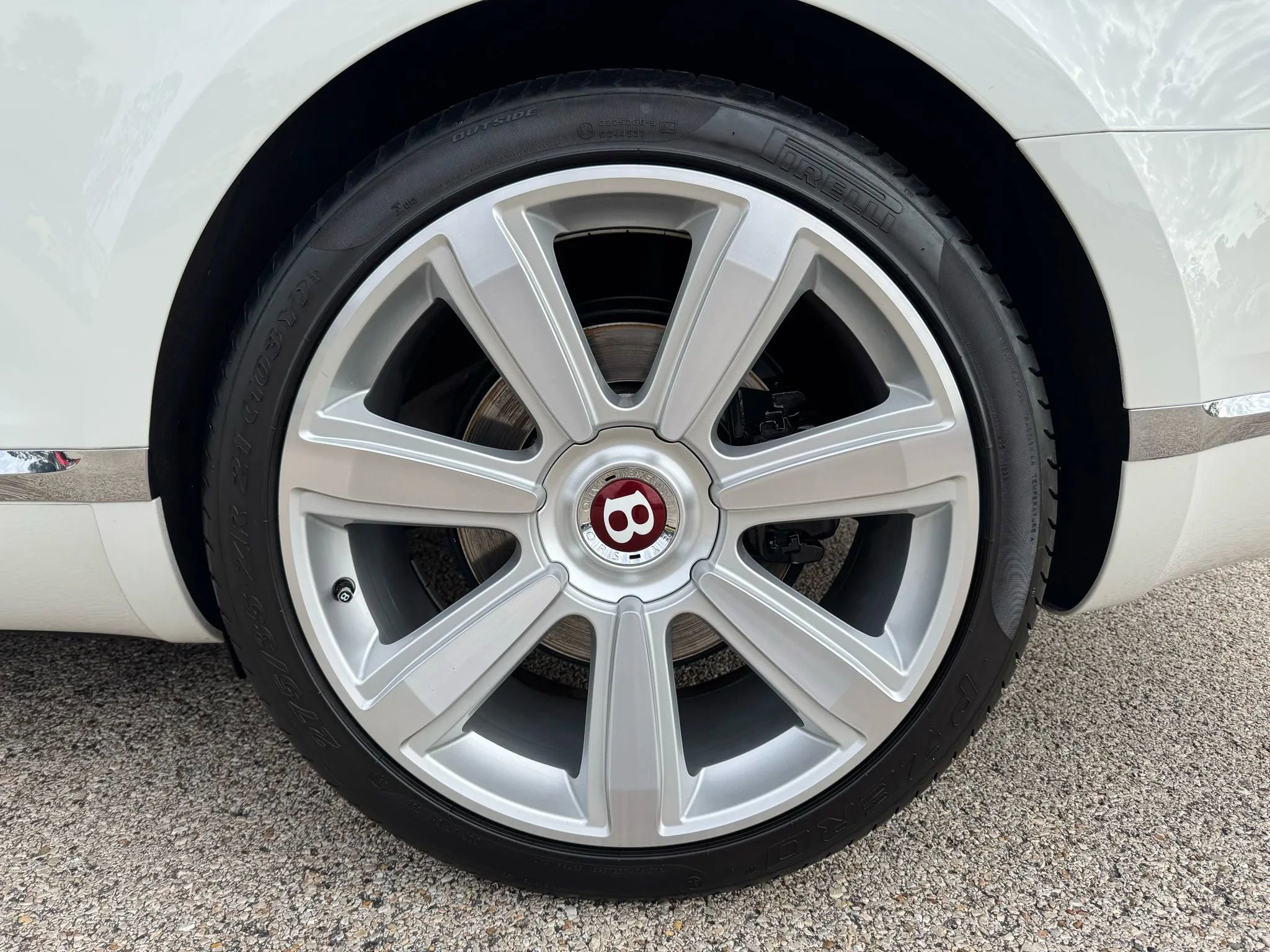 Used 2013 Bentley Continental GT w/ Touring Specification Pkg image 16