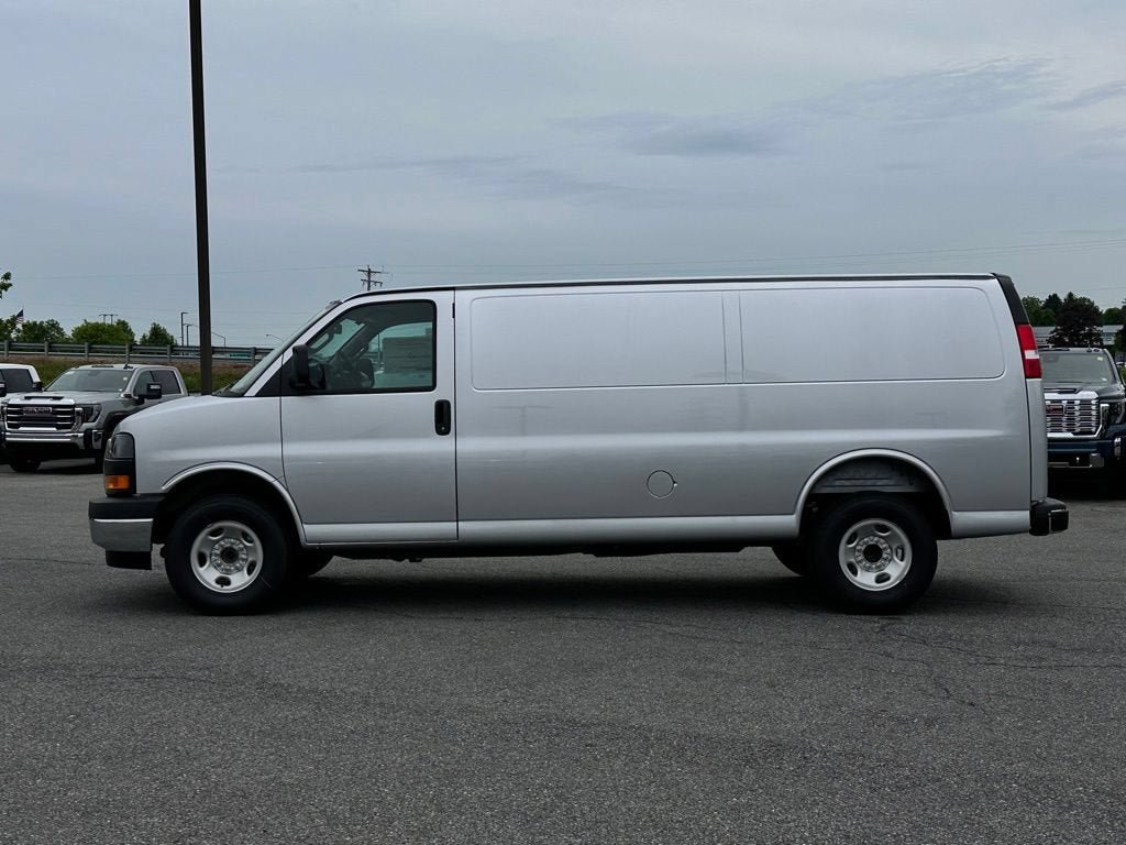 New 2026 GMC Savana 2500 Extended w/ Driver Convenience Package RWD image 6