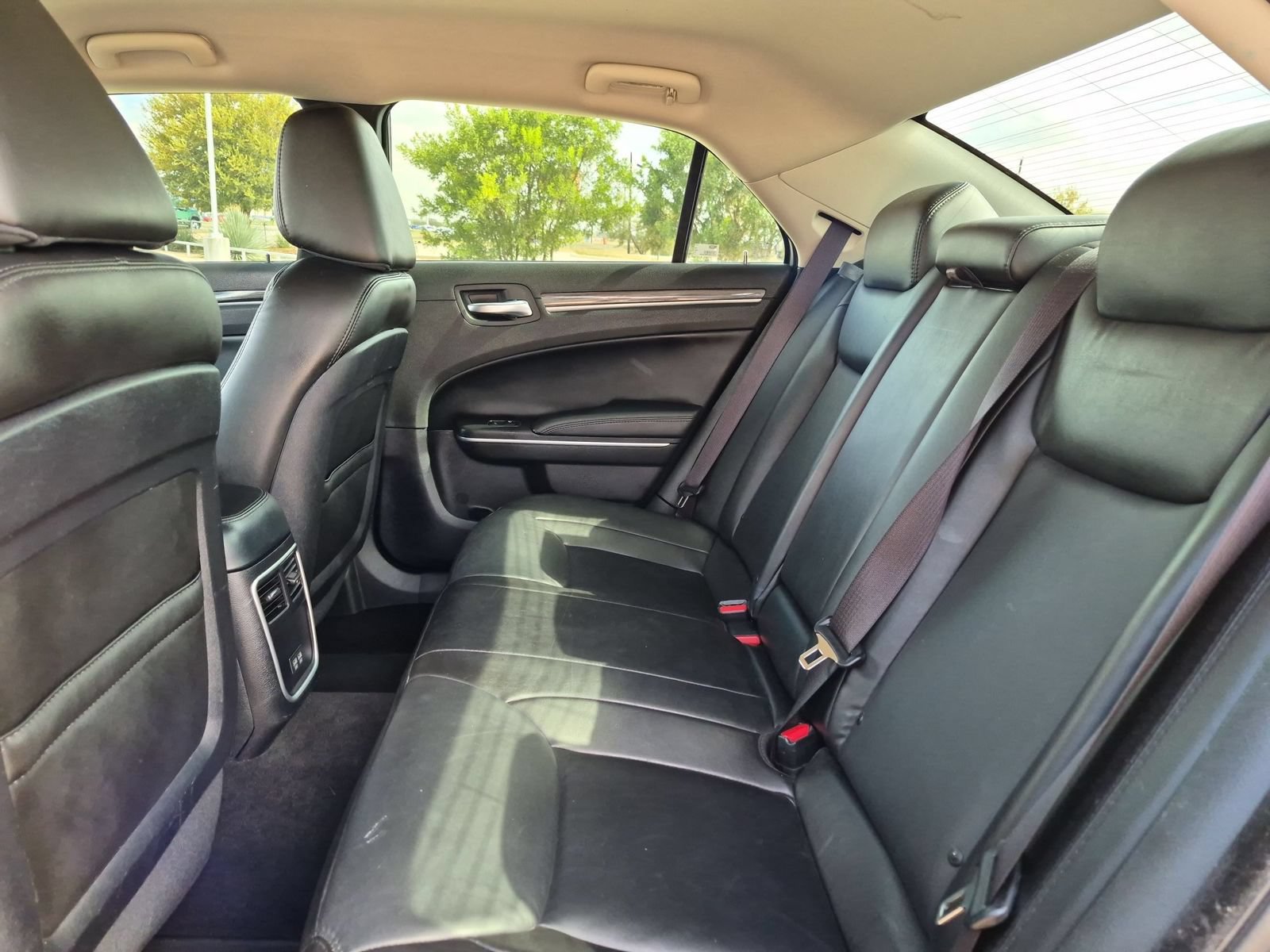 Used 2021 Chrysler 300 Touring L AWD/4WD image 23
