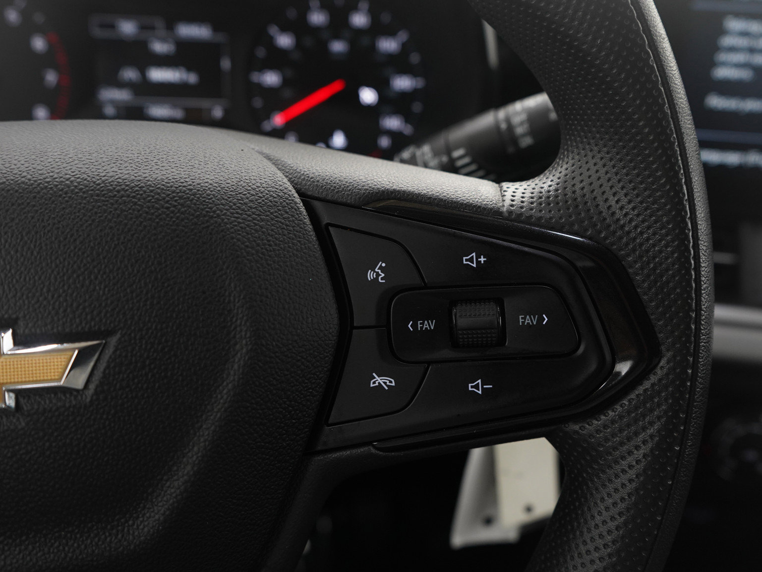 Used 2024 Chevrolet Trax LS w/ LS Convenience Package image 26