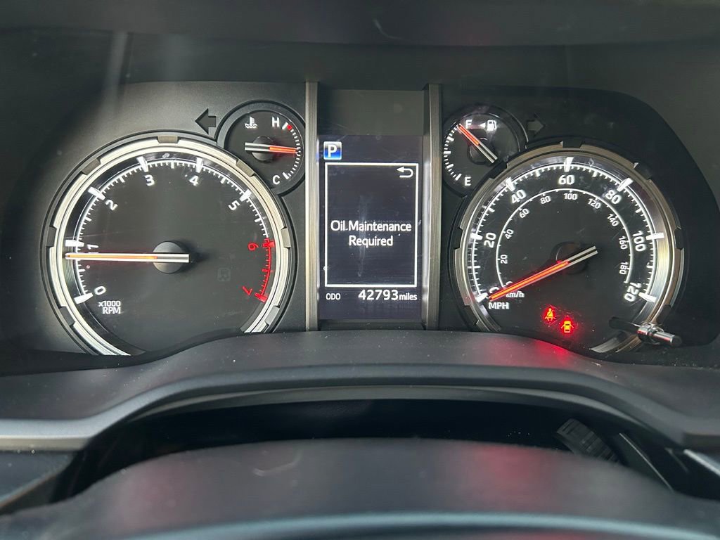 Used 2024 Toyota 4Runner TRD Off-Road Premium AWD/4WD image 18